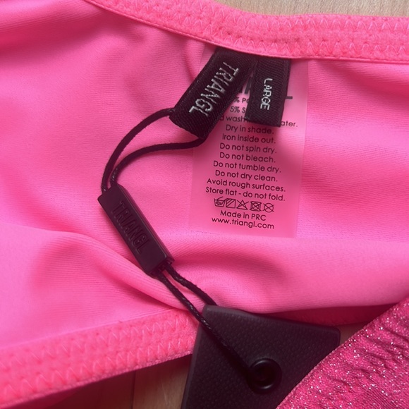 TRIANGL NWT large one strap top - Picture 4 of 6